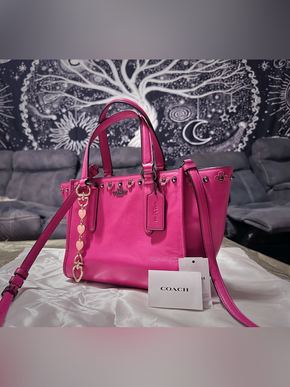Rare Coach shoulder Bag Hot Pink Leather Tote bag Crossbody bag with Heart Charm - Picture 8 of 17